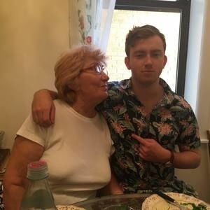 Meet your Posher, Ian